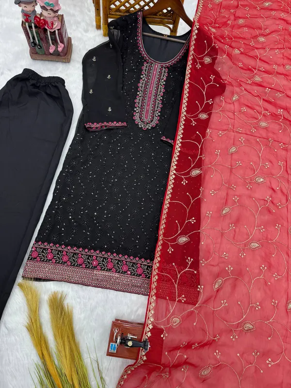 Black_Embroidered_Ethnic_Kurta_Set_For_Women
