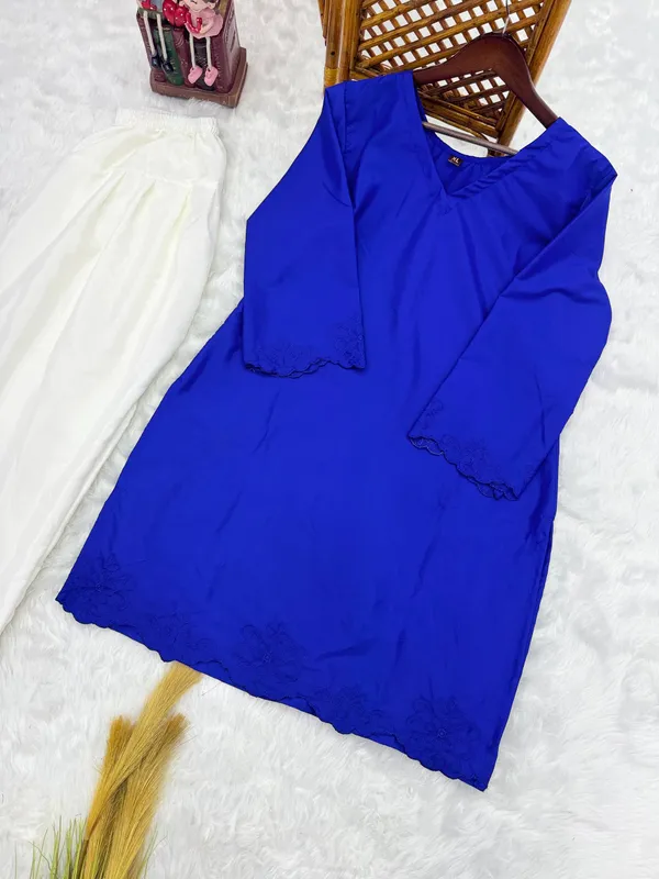 Blue_Straight_Fit_Kurta_Pant_Set_for_Women