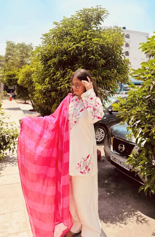 Cream_Embroidered_Kurta_Set_With_Pink_Dupatta_for_Women