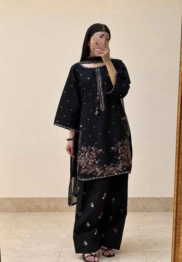 Black_Printed_Straight_Kurta_Set_For_Women