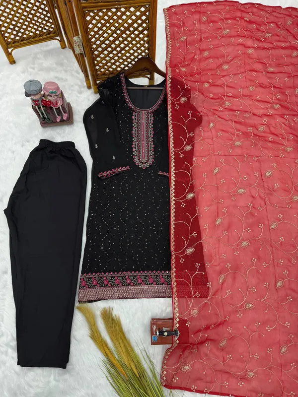 Black_Embroidered_Ethnic_Kurta_Set_For_Women