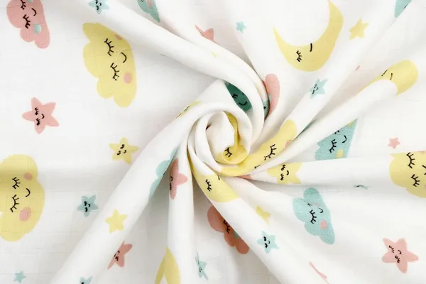 White_Muslin_Cotton_Hoody_Towel_And_Nappy_Combo_Set_For_Baby