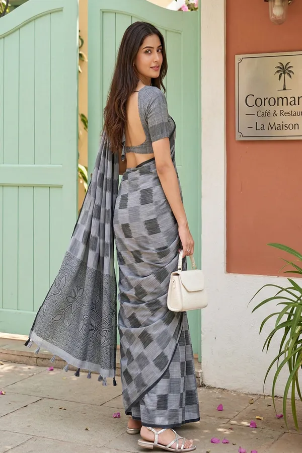 Grey_Checked_Cotton_Silk_Saree_With_Designer_Pallu_Silk_Saree_Cotton_Saree