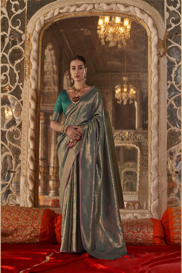Elegant_Olive_Green_Kanjivaram_Silk_Saree_With_Gold_Zari_Weaving_Kanjivaram_Saree_Silk_Saree