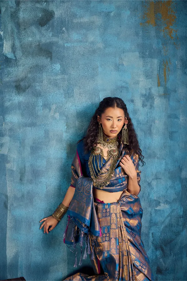 Royal_Blue_Kanjivaram_Silk_Saree_With_Heavy_Zari_Weaving_Default_Title