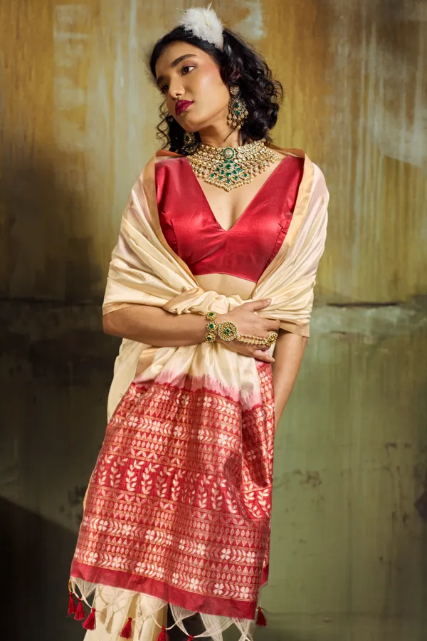 Elegant_Off_White_Silk_Saree_With_Zari_Butta_And_Contrast_Maroon_Pallu_Default_Title