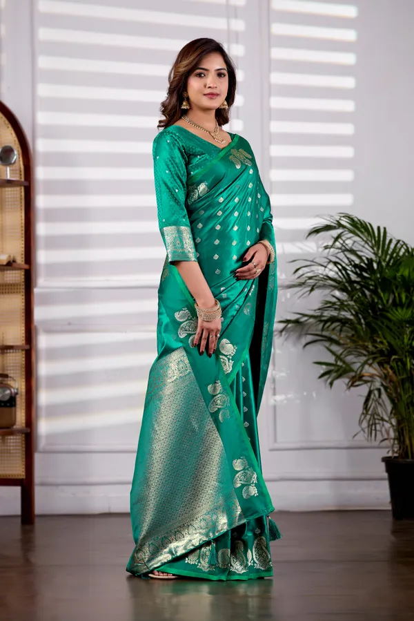 Emerald_Green_Banarasi_Kanjivaram_Silk_Saree_With_Rich_Zari_Work_Default_Title
