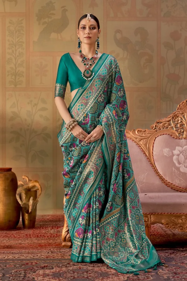 Rama_Green_Banarasi_Silk_Patola_Saree_With_Rich_Weave_Heritage_Motifs_Default_Title