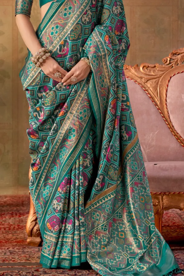 Rama_Green_Banarasi_Silk_Patola_Saree_With_Rich_Weave_Heritage_Motifs_Default_Title