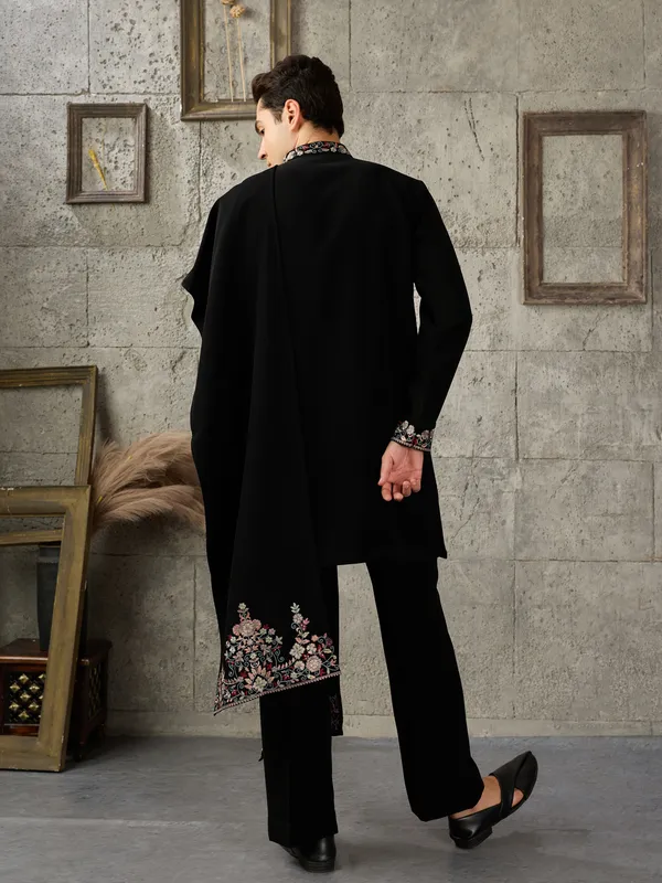 Black_Japanese_Cotton_Embroidered_Kurta_Jacket_Set_For_Men