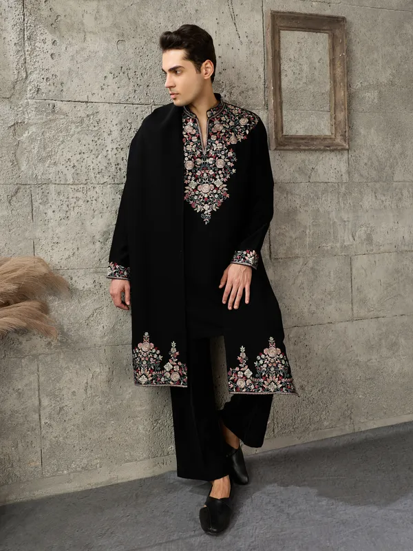 Black_Japanese_Cotton_Embroidered_Kurta_Jacket_Set_For_Men