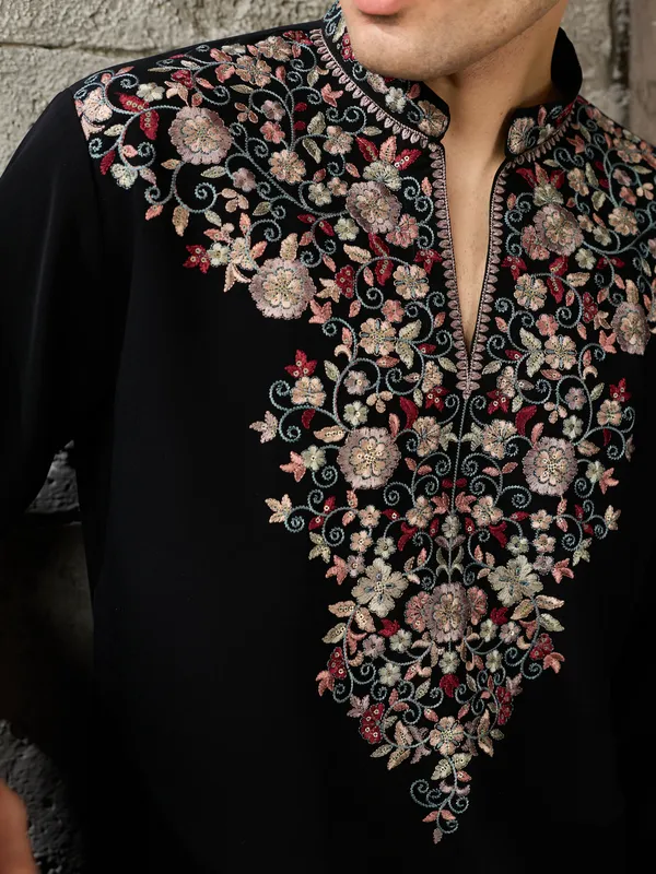 Black_Japanese_Cotton_Embroidered_Kurta_Jacket_Set_For_Men