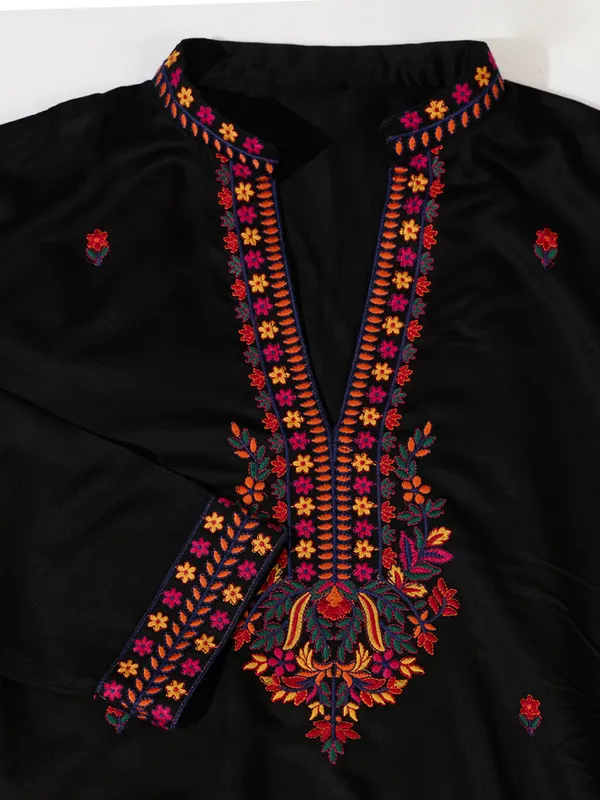 Black_Rayon_Straight_Embroidered_Kurta_For_Men