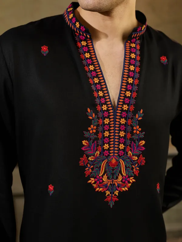 Black_Rayon_Straight_Embroidered_Kurta_For_Men
