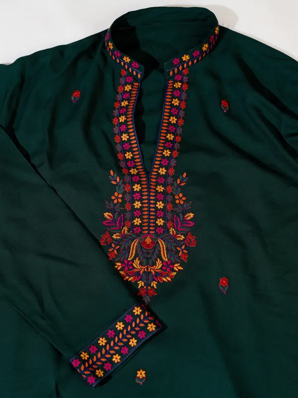 Green_Rayon_Straight_Embroidered_Kurta_For_Men