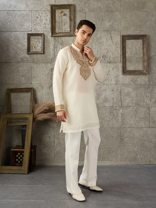 Ivory_Crush_Straight_Fit_Embroidered_Kurta_For_Men