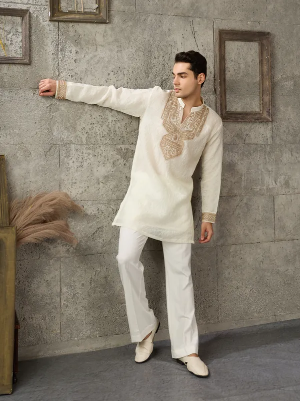 Ivory_Crush_Straight_Fit_Embroidered_Kurta_For_Men