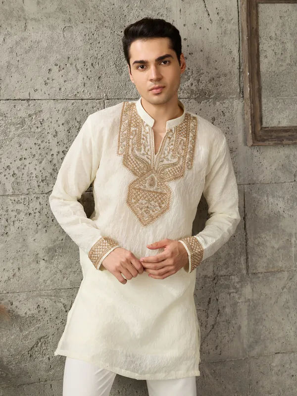 Ivory_Crush_Straight_Fit_Embroidered_Kurta_For_Men