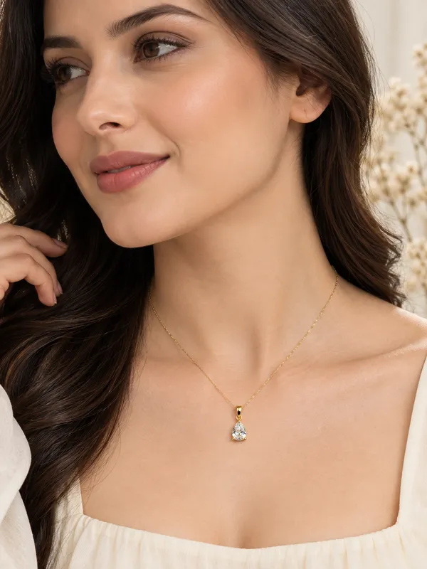 Gold-Tone_Teardrop_Pendant_Necklace_For_Women