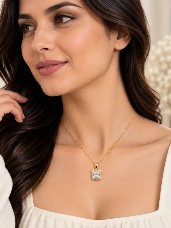 Gold_Tone_Square_Pendant_Necklace_For_Women