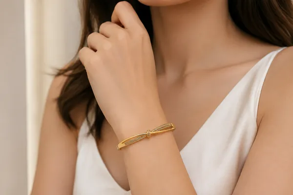 Gold_Tone_Crystal_Embellished_Bangle_For_Women