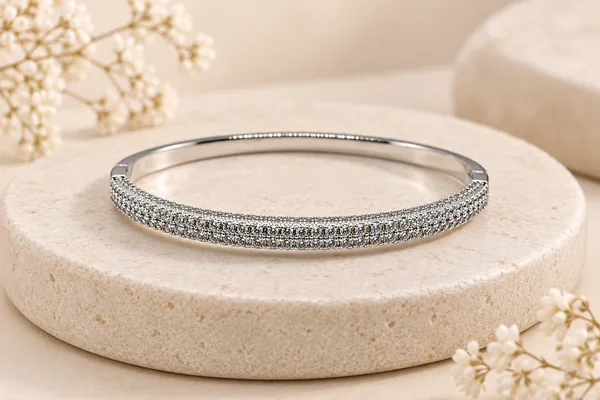 Silver-Tone_Crystal_Embellished_Bangle_For_Women
