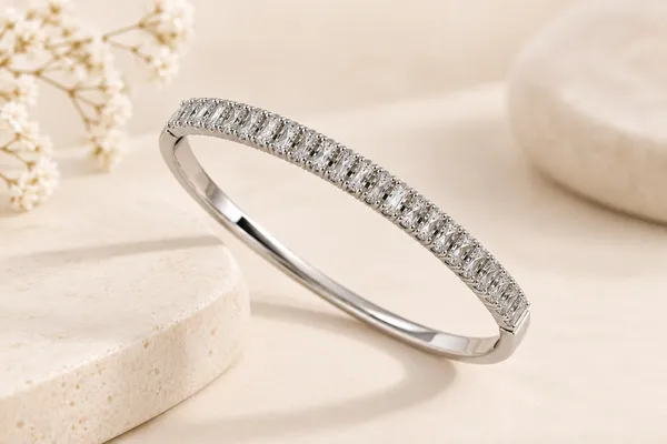 Silver-Tone_Crystal_Embellished_Bangle_For_Women