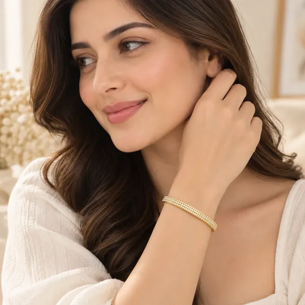 Gold-Tone_Stone_Embellished_Bangle_For_Women