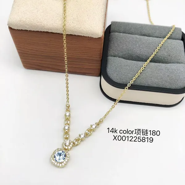 Gold_Copper_Alloy_Crystal_Pendant_Necklace_For_Women