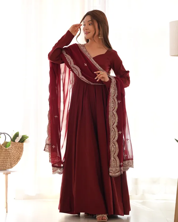 Roman_Silk_Chanderi_Fully_Flared_Anarkali_Set_With_Embroidered_Dupatta_Maroon