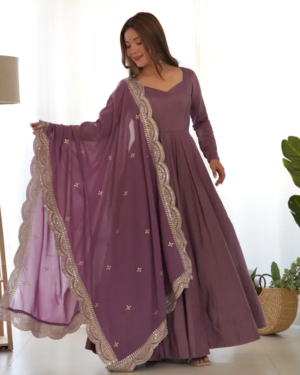 Roman_Silk_Chanderi_Fully_Flared_Anarkali_Set_With_Embroidered_Dupatta_Purple