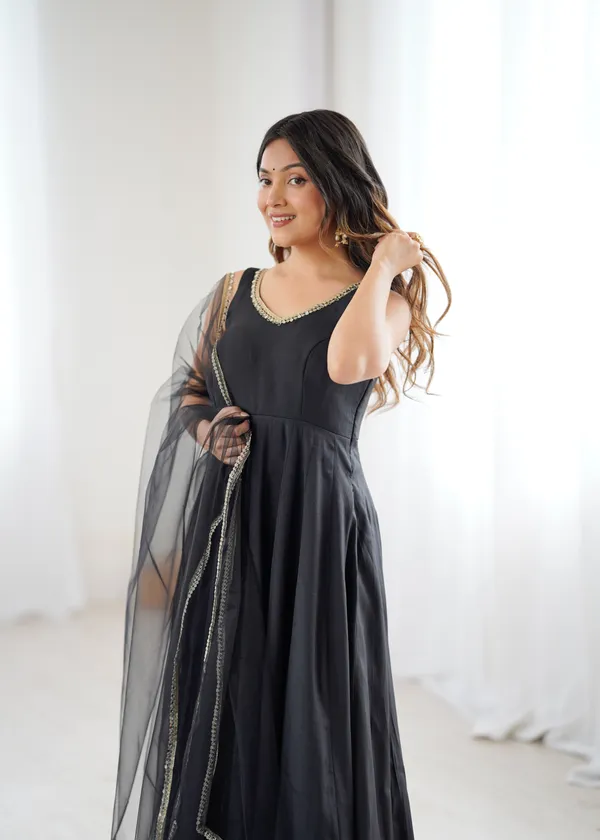 Roman_Silk_Chanderi_Anarkali_Set_With_Dupatta_Black
