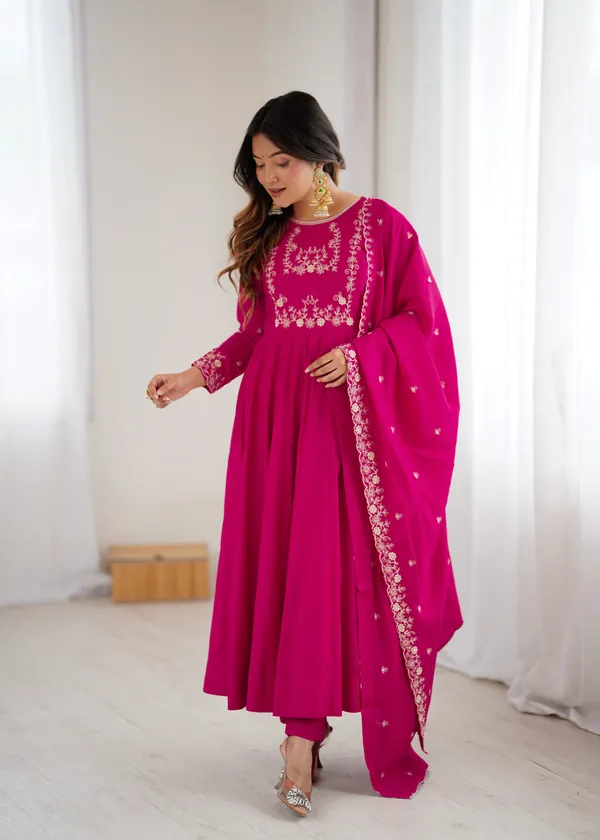 Roman_Chanderi_Silk_Full_Flare_Anarkali_With_Dupatta
