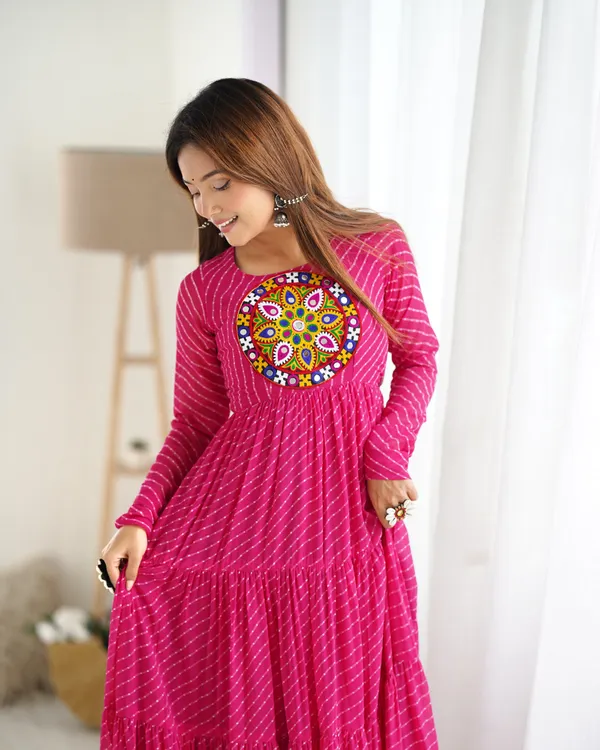 Pure_Soft_Fox_Georgette_Laheriya_Print_Fully_Flared_Anarkali_Gown_Rani