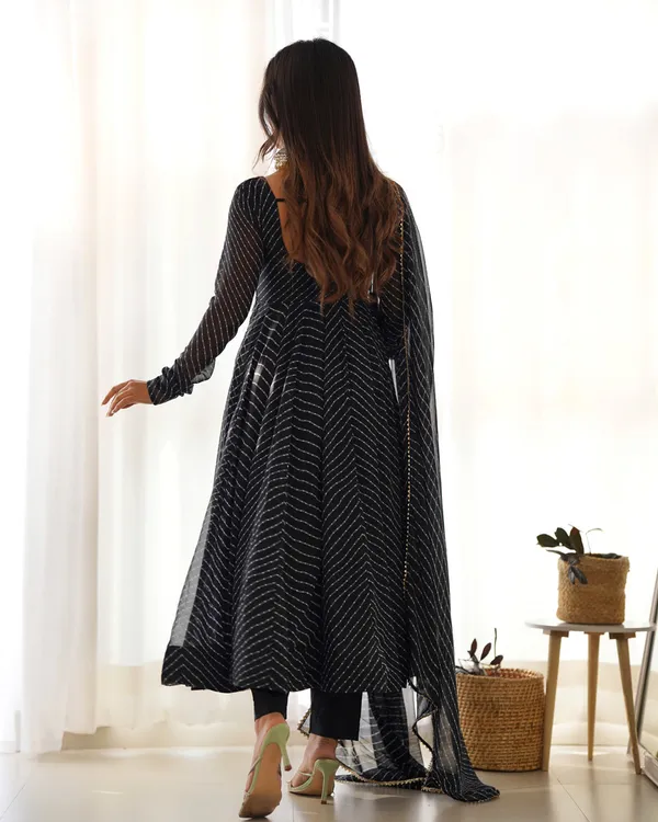Women_Leheriya_Printed_Georgette_Anarkali_Kurta_Set_Black1
