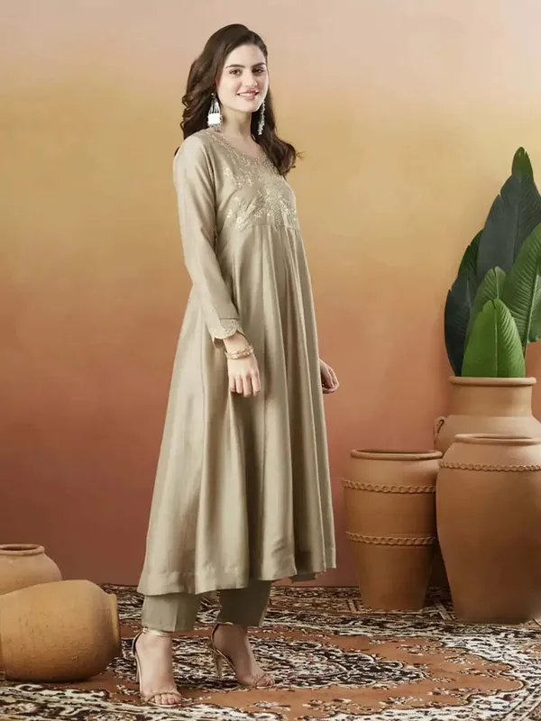 Silk_Embroidered_Anarkali_Kurta_Pant_Dupatta_Set_Cream