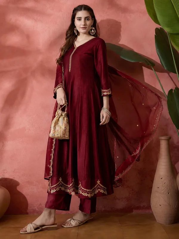 Elegant_Zari_Embroidered_Silk_Blend_Anarkali_Set_Maroon