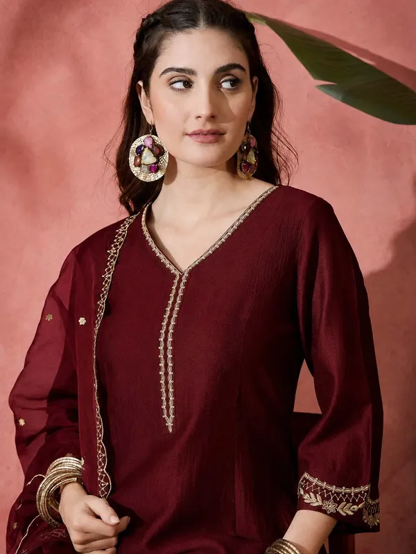 Elegant_Zari_Embroidered_Silk_Blend_Anarkali_Set_Maroon