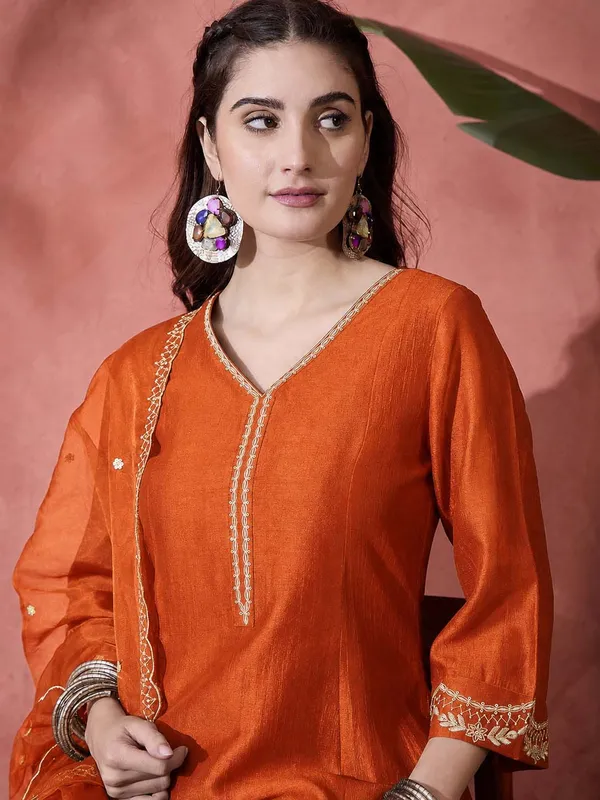 Elegant_Zari_Embroidered_Silk_Blend_Anarkali_Set_Orange