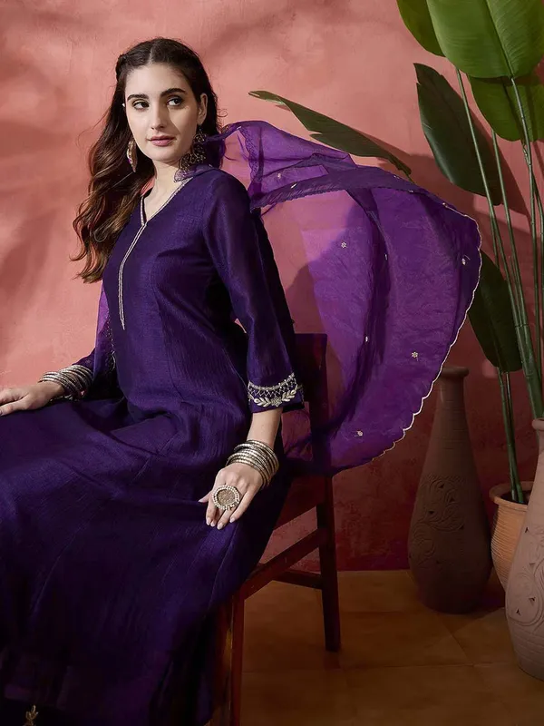 Elegant_Zari_Embroidered_Silk_Blend_Anarkali_Set_Purple