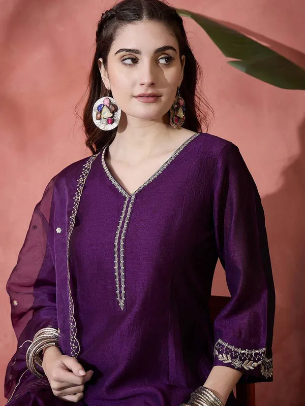 Elegant_Zari_Embroidered_Silk_Blend_Anarkali_Set_Wine