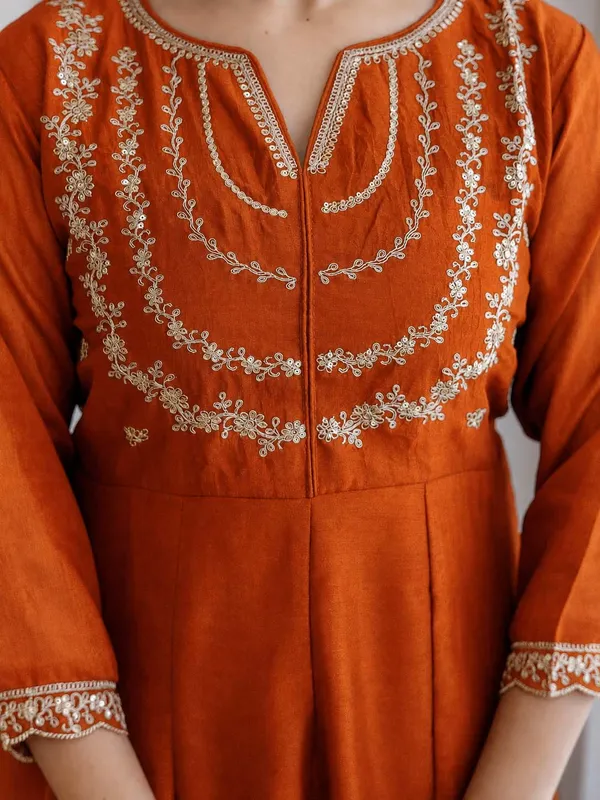 Embroidery_Vichitra_Silk_Anarkali_Kurta_Pant_Set_With_Dupatta_Orange