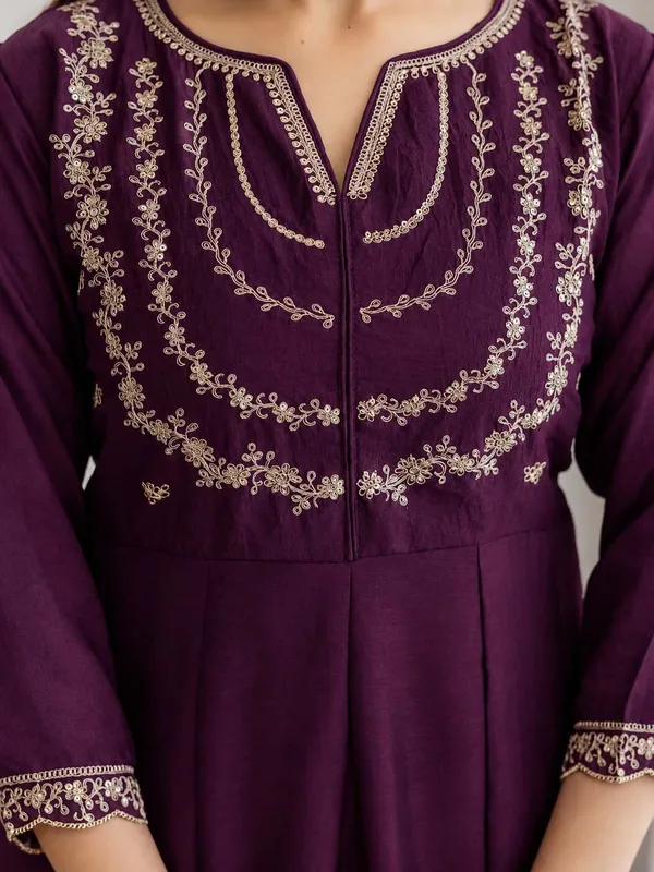 Embroidery_Vichitra_Silk_Anarkali_Kurta_Pant_Set_With_Dupatta_Purple