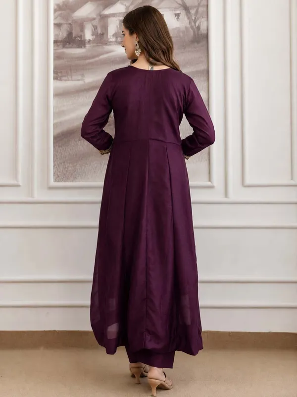 Embroidery_Vichitra_Silk_Anarkali_Kurta_Pant_Set_With_Dupatta_Purple