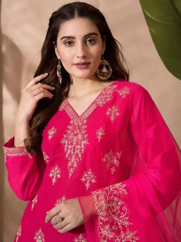 Roman_Silk_Embroidered_Kurta_Set_With_Organza_Dupatta_Straight_Pants_Rani