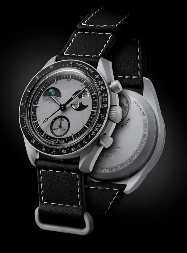 Black_Fibre_Belt_Tachymeter_Chronograph_Watch_For_Men