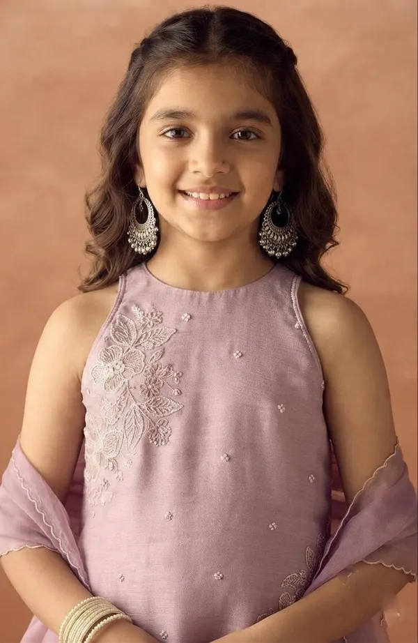 Girls_Ethnic_onion_Embroidered_3_piss_plaza_Set_with_Dupatta_|_Kids_Festive_Wear_Palazzo_Suit_|_Heavy_bids_embrodery__Work_Party_Outfit_(9–15_Years)