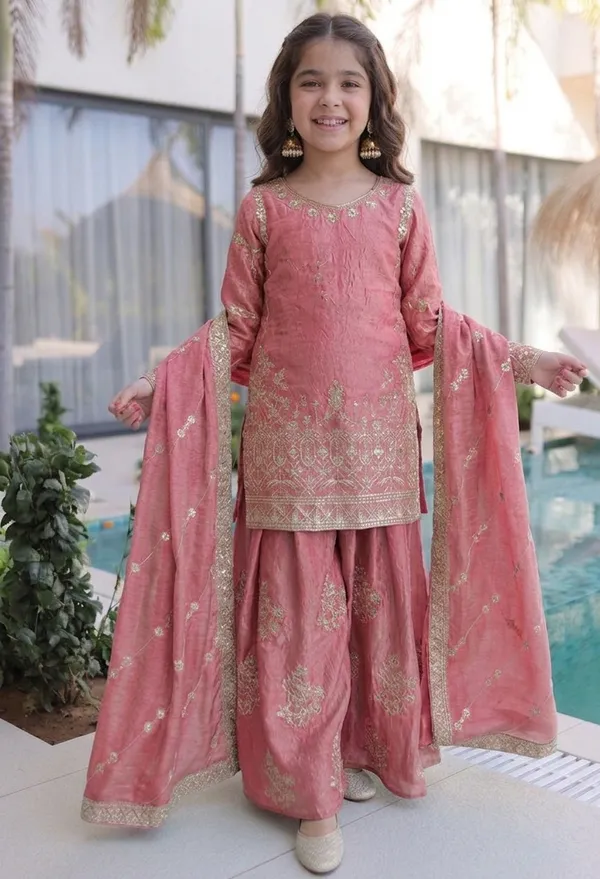 Kids_Wear_Attarctive_embrodered_3_Pis_Kurta_and_plazo_with_duptta_Set