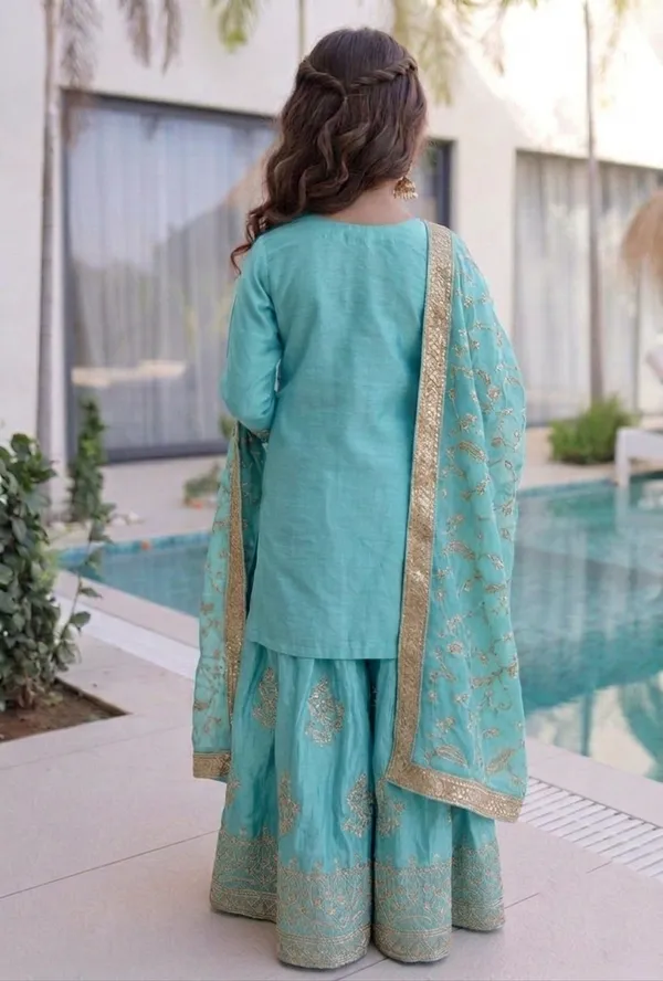 Kids_Wear_Attarctive_embrodered_3_Pis_Kurta_and_plazo_with_duptta_Set