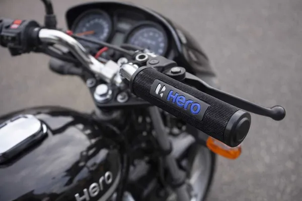 GKT_All_Hero_Two_Whleers_Handle_Bar_Grip_For_Hero_Splendor_(Pack_of_1)